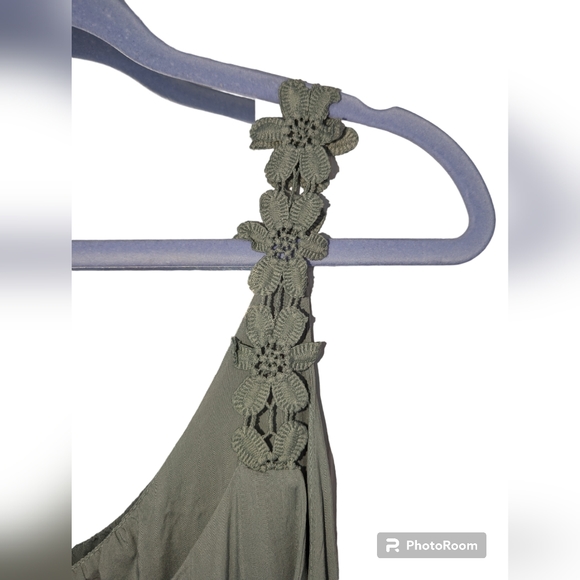 Me sage tank top with crochet straps 2x - Picture 5 of 10